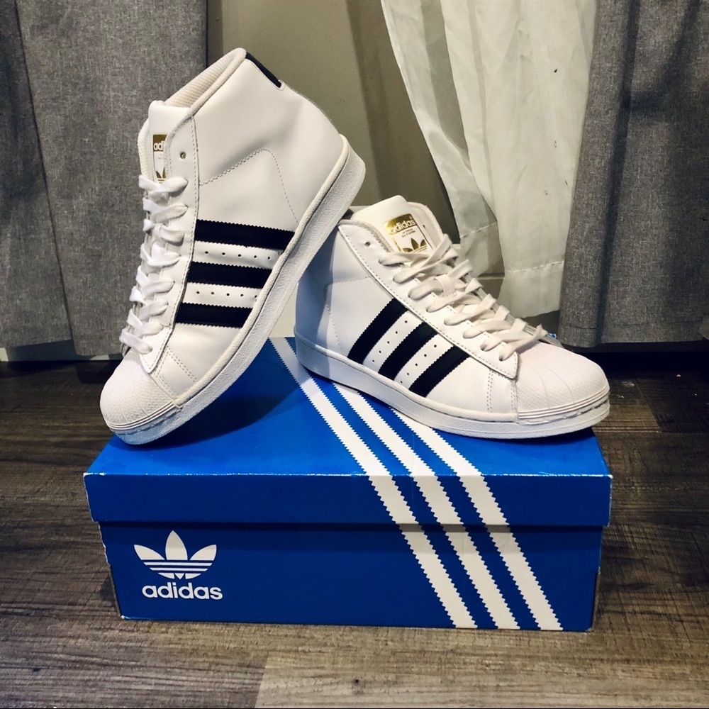 Adidas pro model classic Gold Trefoil Logo